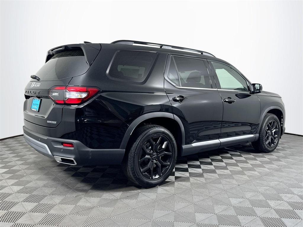 new 2025 Honda Pilot car, priced at $49,693