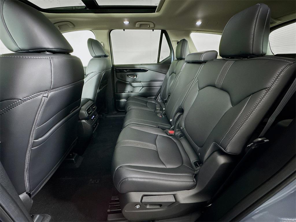 new 2025 Honda Pilot car, priced at $51,405