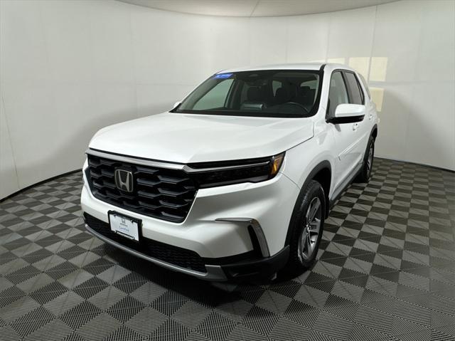 used 2023 Honda Pilot car, priced at $38,997