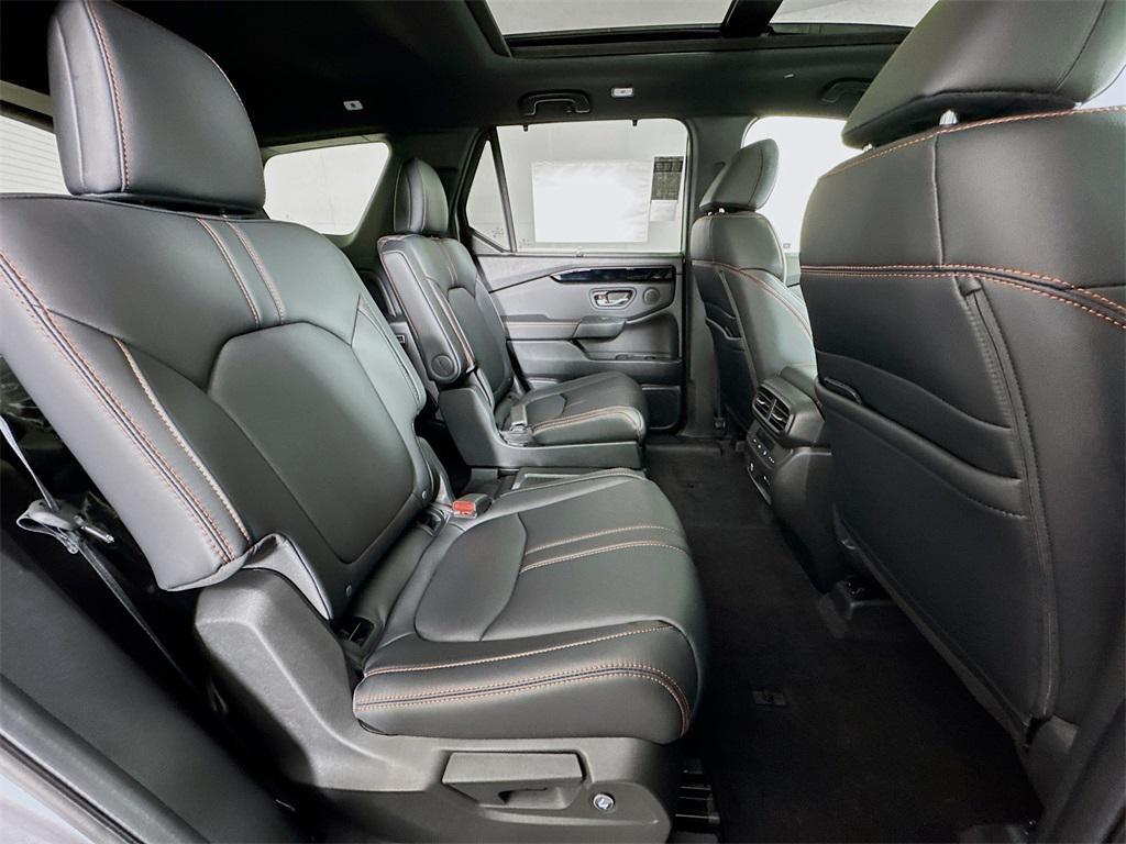 new 2025 Honda Pilot car, priced at $48,850