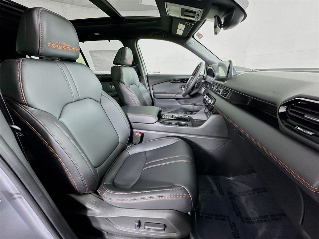 new 2025 Honda Pilot car, priced at $48,850