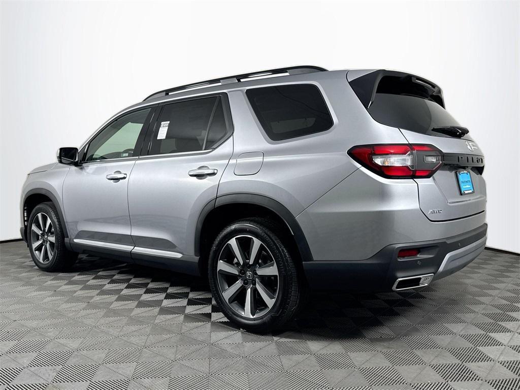 new 2025 Honda Pilot car, priced at $48,095