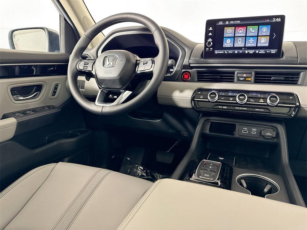 new 2025 Honda Pilot car, priced at $48,095