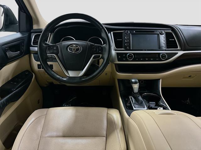 used 2015 Toyota Highlander Hybrid car, priced at $16,992