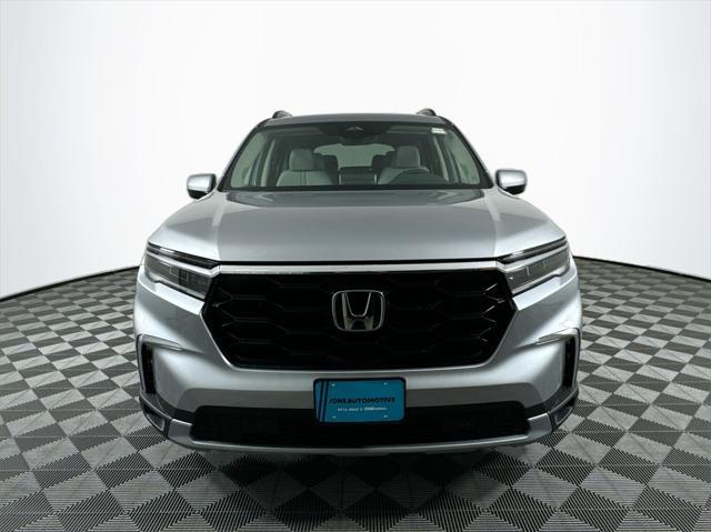 new 2025 Honda Pilot car, priced at $48,695