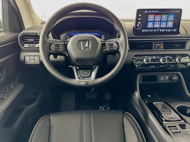 new 2025 Honda Pilot car, priced at $54,705