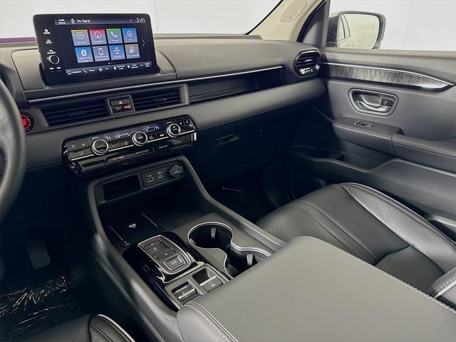 new 2025 Honda Pilot car, priced at $52,985
