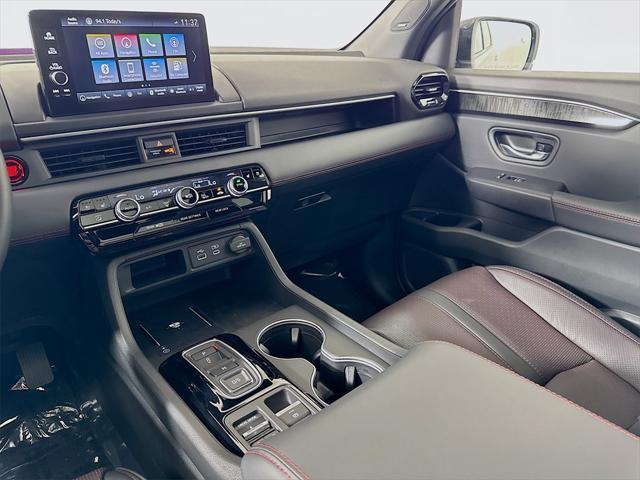 new 2025 Honda Pilot car, priced at $55,215