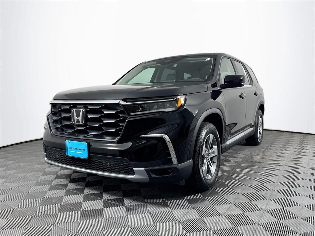 new 2025 Honda Pilot car, priced at $46,325