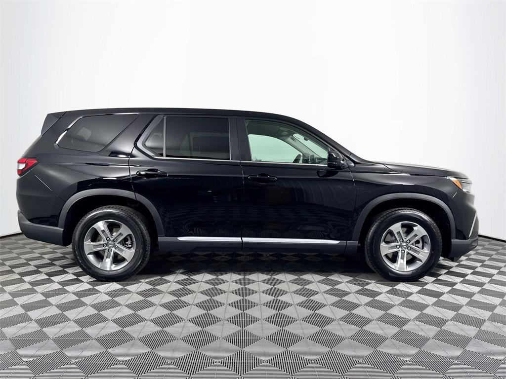 new 2025 Honda Pilot car, priced at $46,325