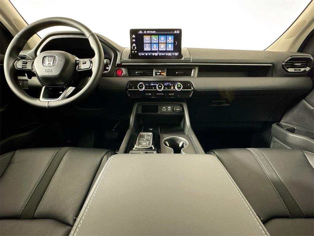 new 2025 Honda Pilot car, priced at $46,325