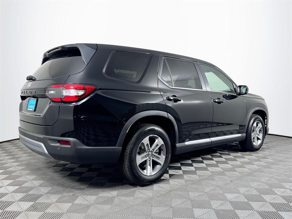 new 2025 Honda Pilot car, priced at $46,325