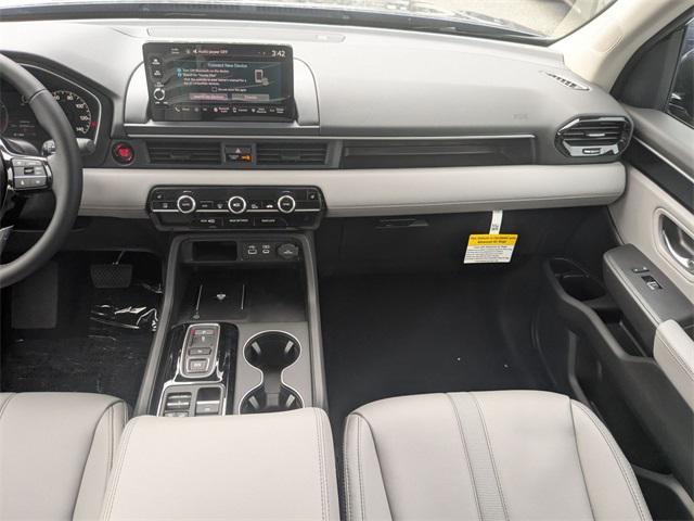 new 2025 Honda Pilot car, priced at $47,276