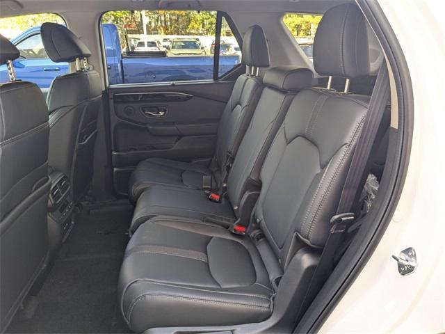 new 2025 Honda Pilot car, priced at $47,703