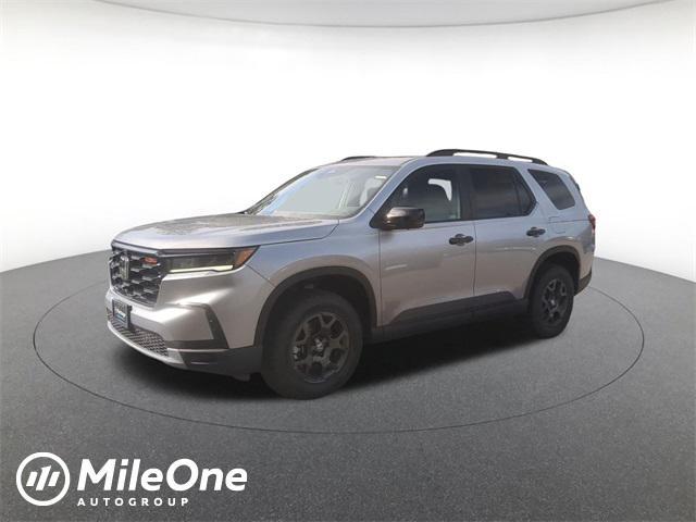 new 2025 Honda Pilot car, priced at $47,832
