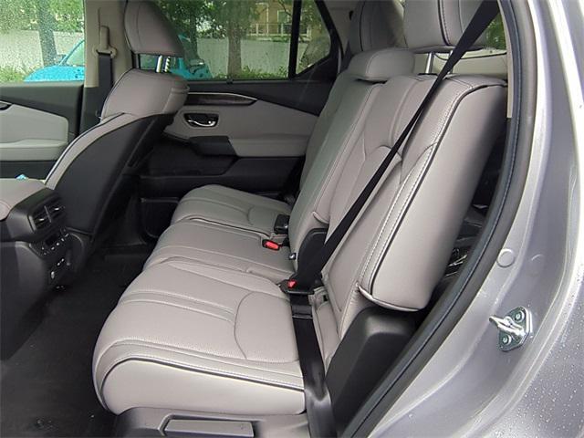 new 2025 Honda Pilot car, priced at $51,377