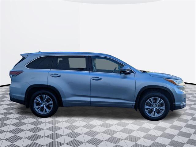used 2016 Toyota Highlander car, priced at $20,300