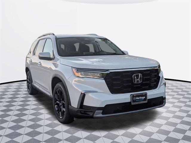 new 2025 Honda Pilot car, priced at $50,321