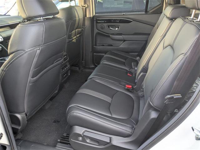 new 2025 Honda Pilot car, priced at $50,321