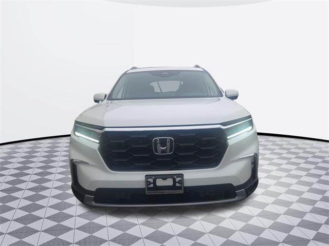 used 2025 Honda Pilot car, priced at $49,000