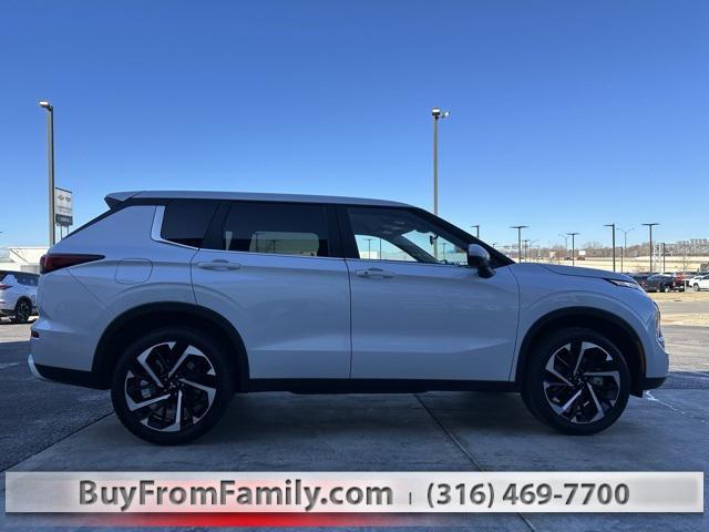 new 2024 Mitsubishi Outlander car, priced at $32,338