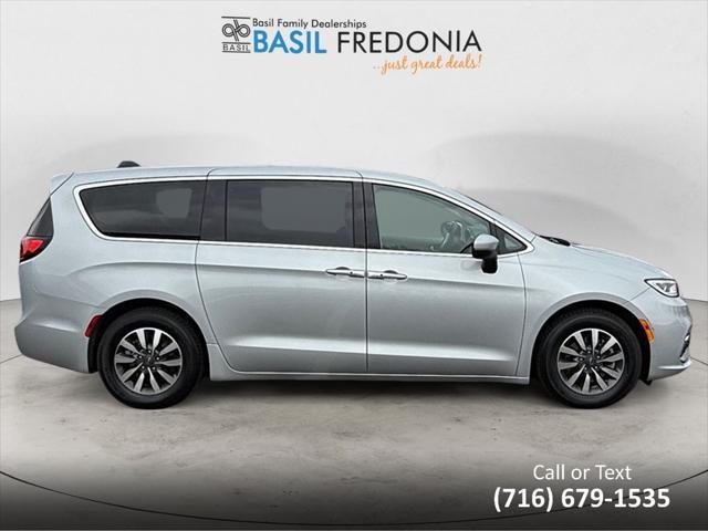 used 2023 Chrysler Pacifica Hybrid car, priced at $25,800