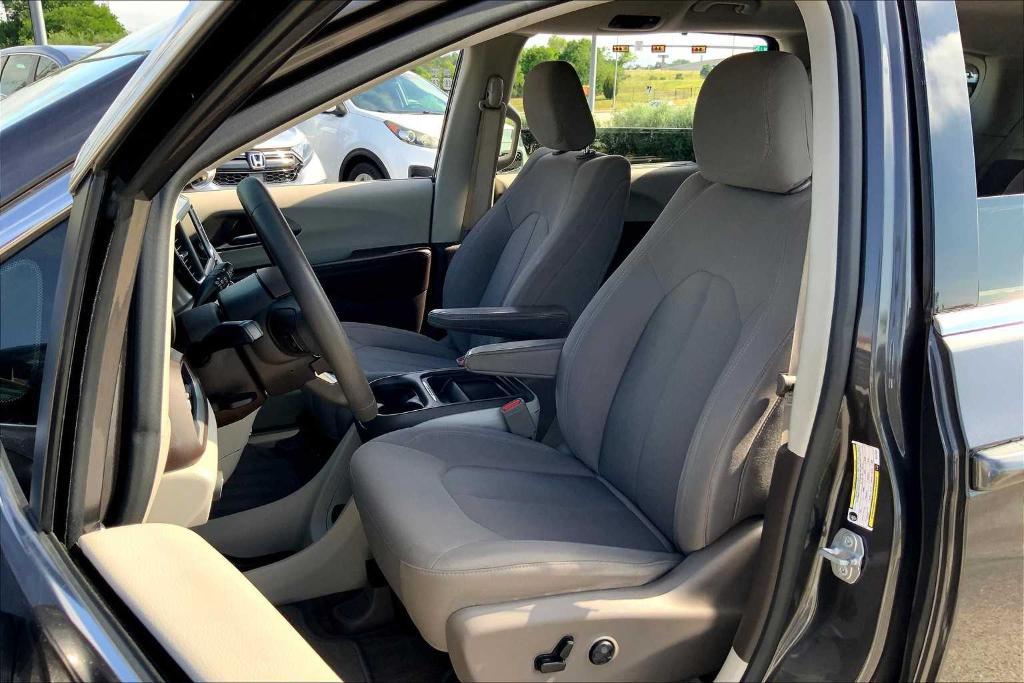 used 2018 Chrysler Pacifica car, priced at $15,888