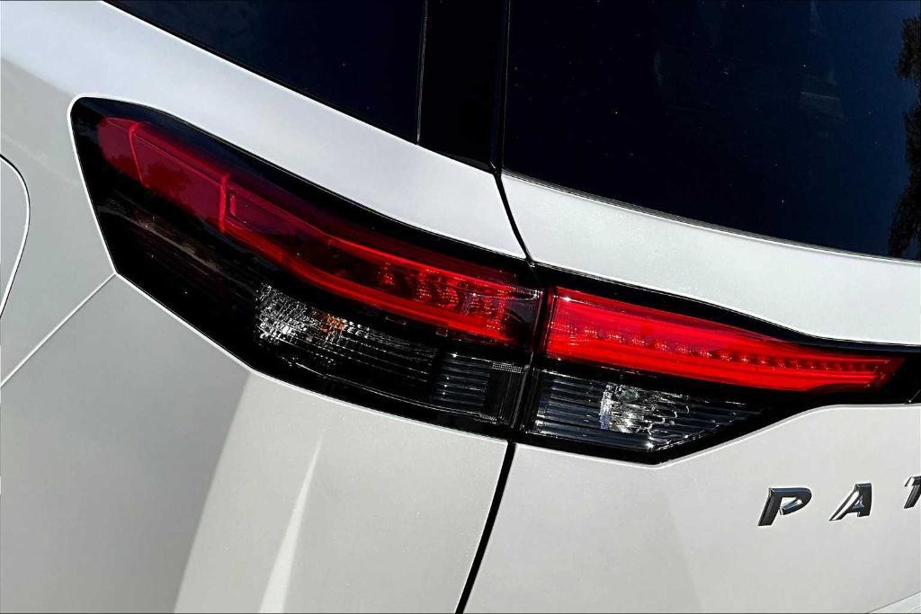 new 2025 Nissan Pathfinder car, priced at $39,340