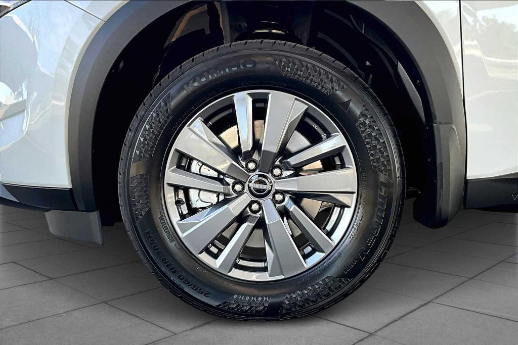 new 2025 Nissan Pathfinder car, priced at $39,340