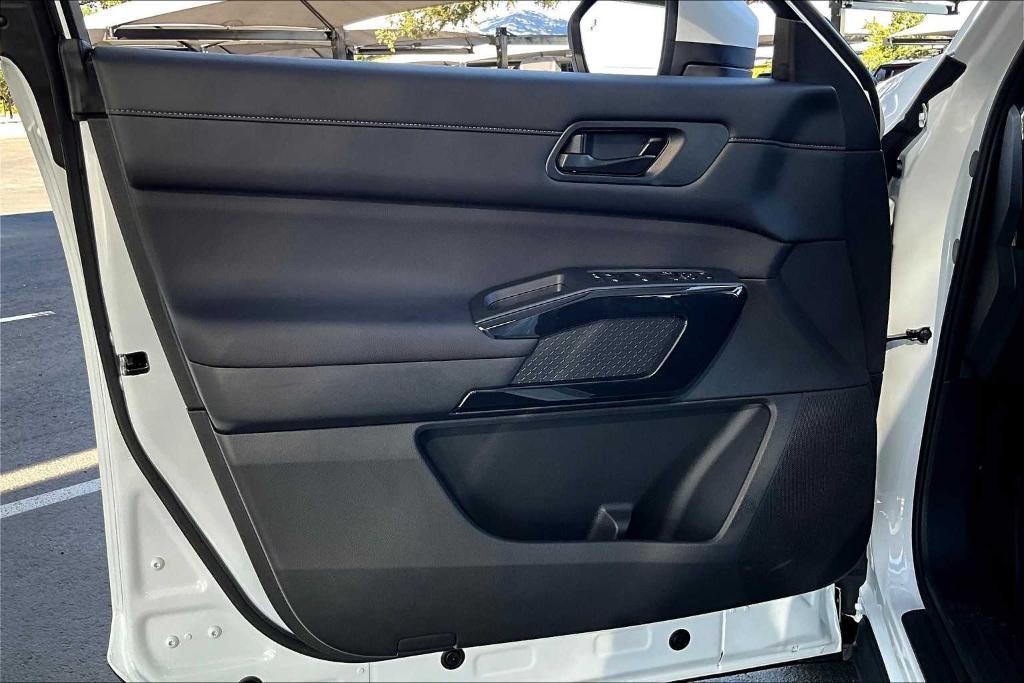 new 2025 Nissan Pathfinder car, priced at $39,340