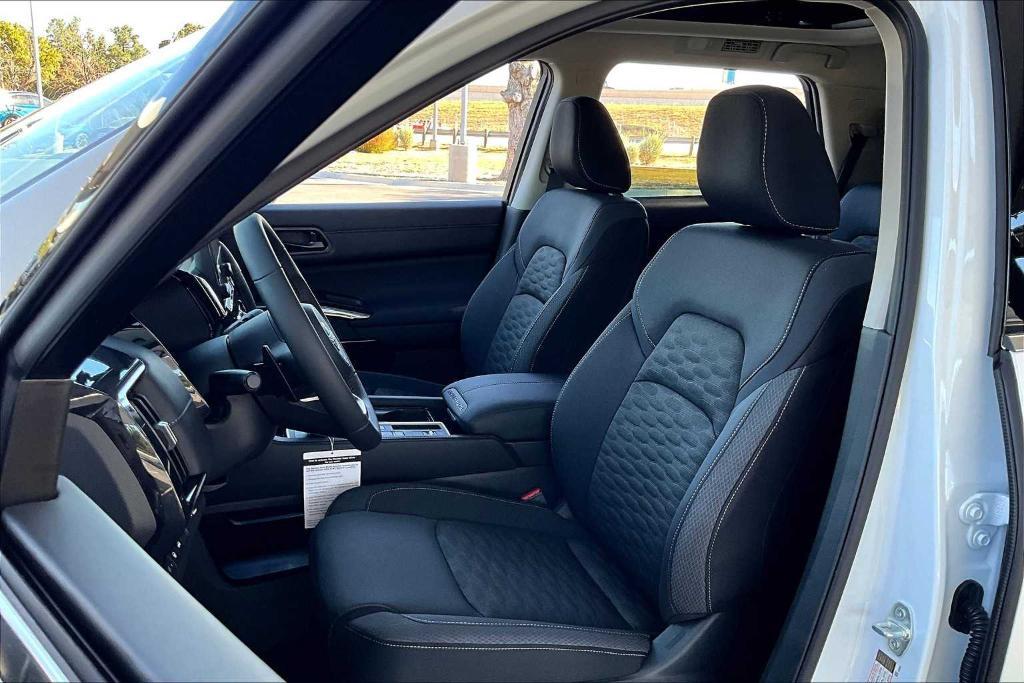 new 2025 Nissan Pathfinder car, priced at $39,340