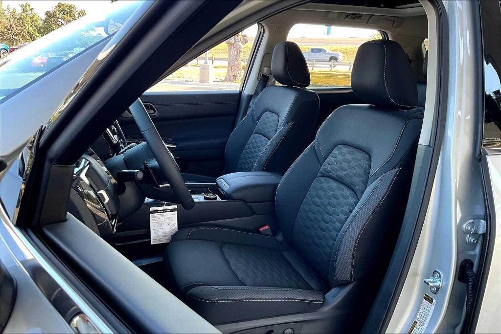 new 2025 Nissan Pathfinder car, priced at $40,890