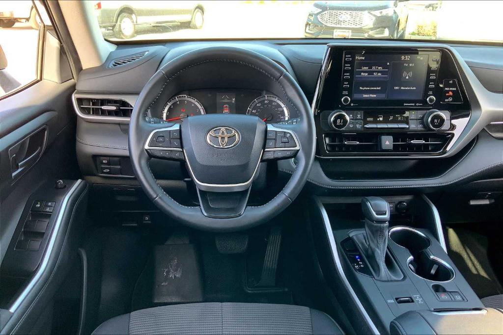 used 2022 Toyota Highlander car, priced at $29,617