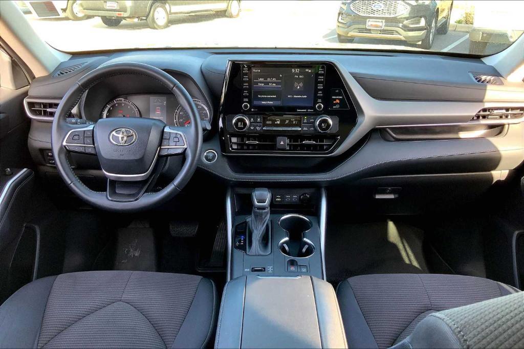 used 2022 Toyota Highlander car, priced at $29,617