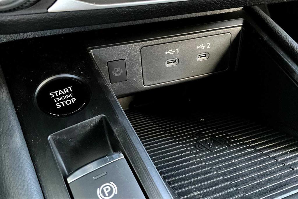 new 2025 Nissan Kicks car, priced at $25,225