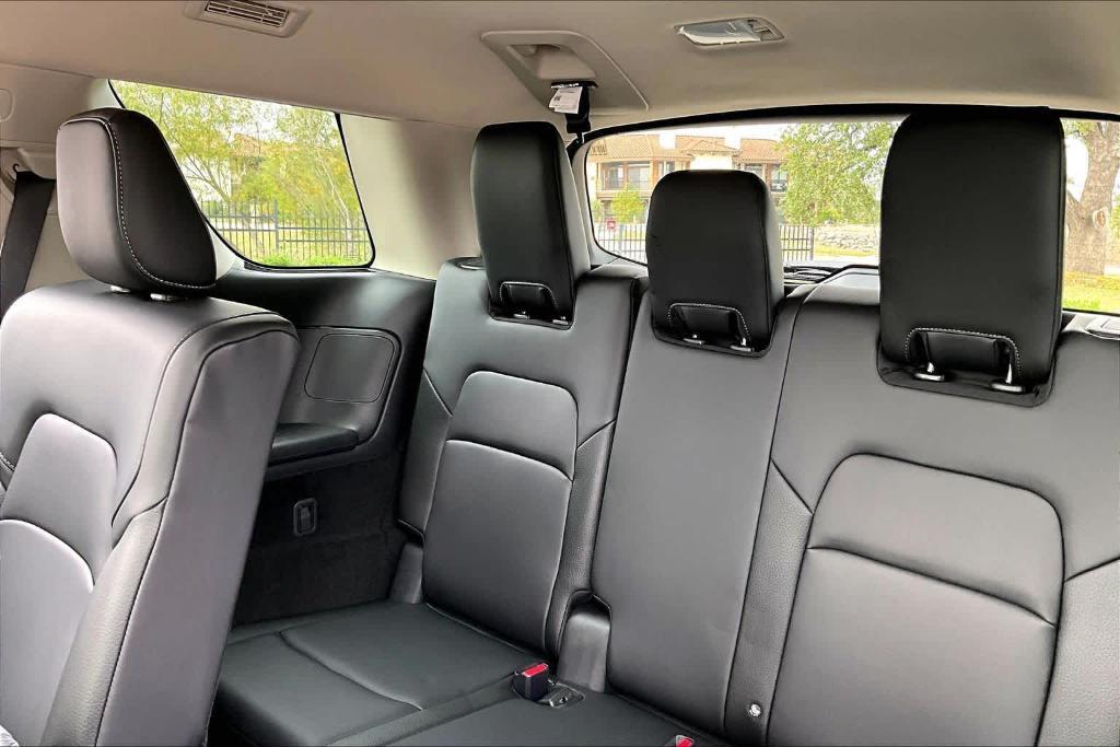 new 2025 Nissan Pathfinder car, priced at $39,590