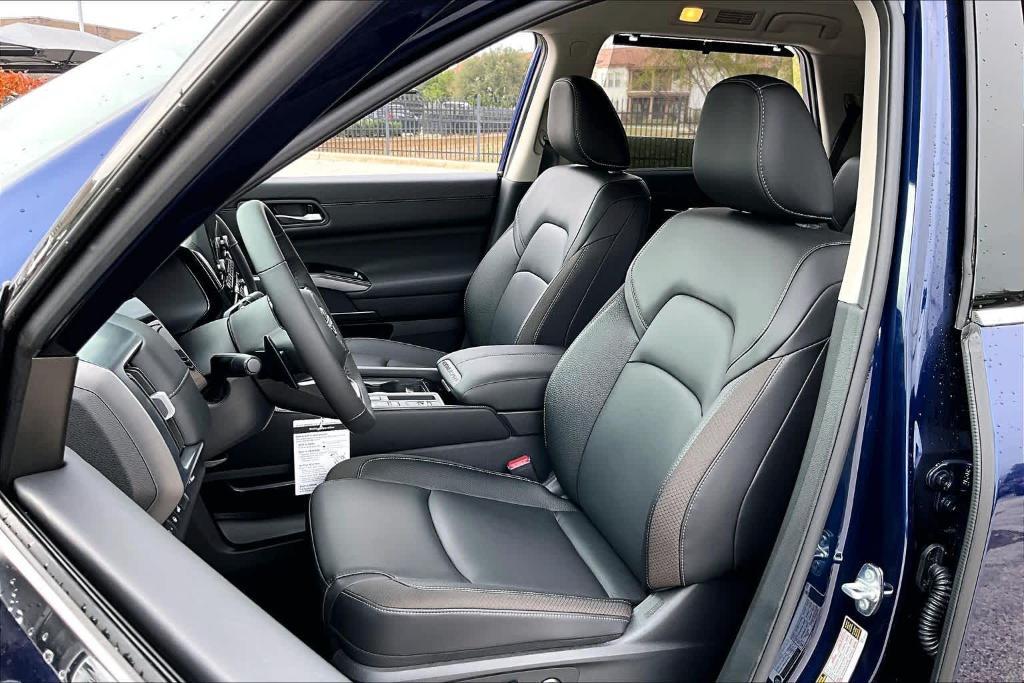 new 2025 Nissan Pathfinder car, priced at $39,590