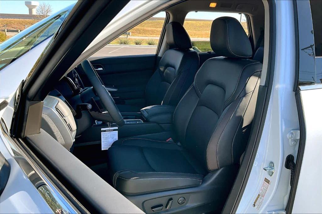 new 2025 Nissan Pathfinder car, priced at $40,875