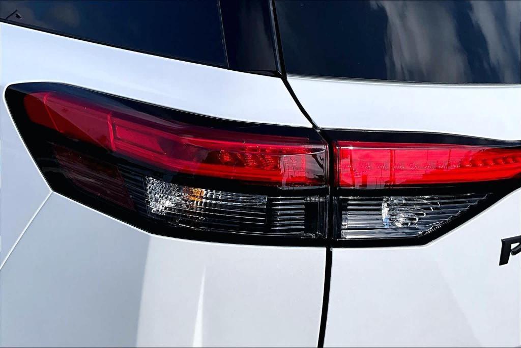 new 2025 Nissan Pathfinder car, priced at $37,825