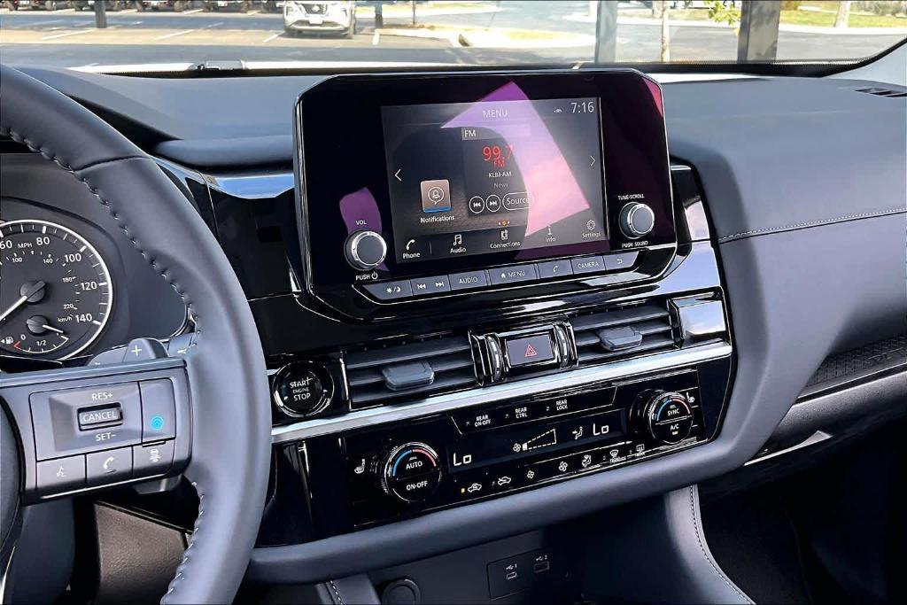 new 2025 Nissan Pathfinder car, priced at $37,825