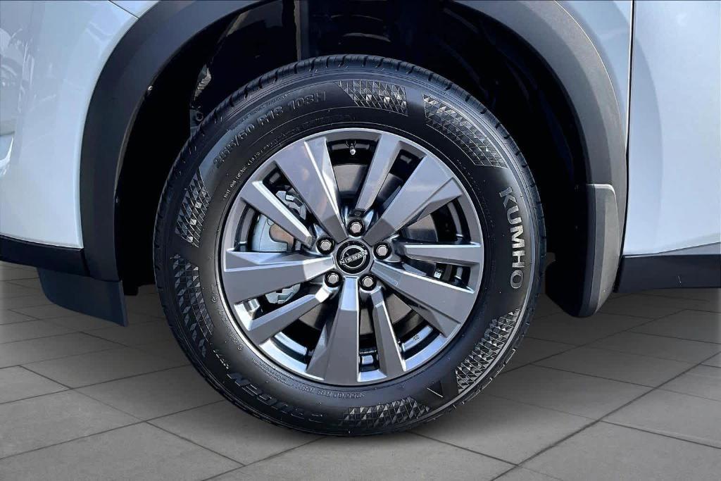 new 2025 Nissan Pathfinder car, priced at $37,825