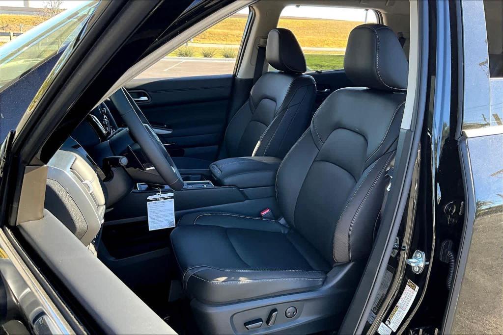 new 2025 Nissan Pathfinder car, priced at $40,030