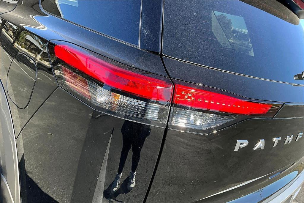 new 2025 Nissan Pathfinder car, priced at $40,030