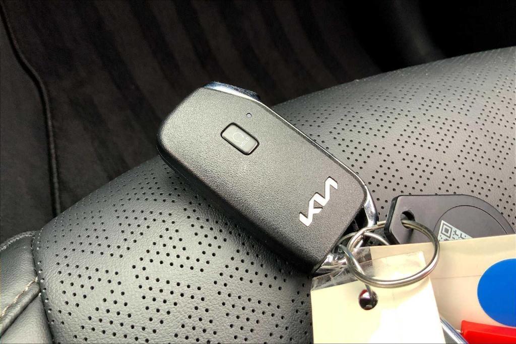 used 2022 Kia Sorento car, priced at $28,380