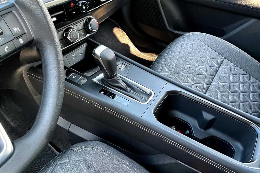 new 2025 Nissan Kicks car, priced at $26,400