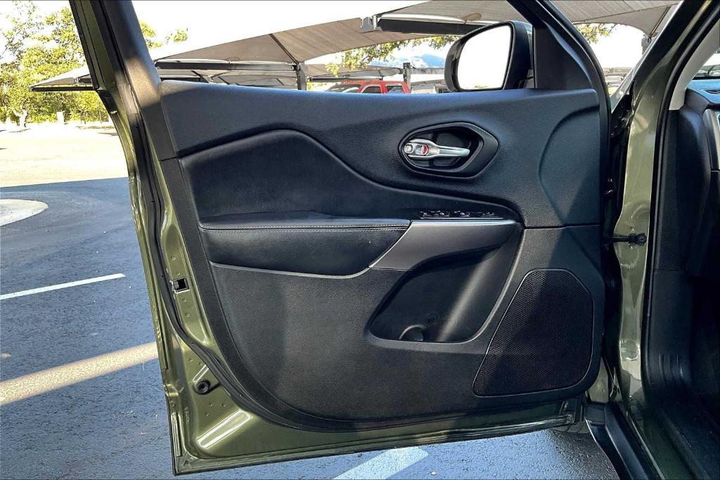 used 2019 Jeep Cherokee car, priced at $15,400