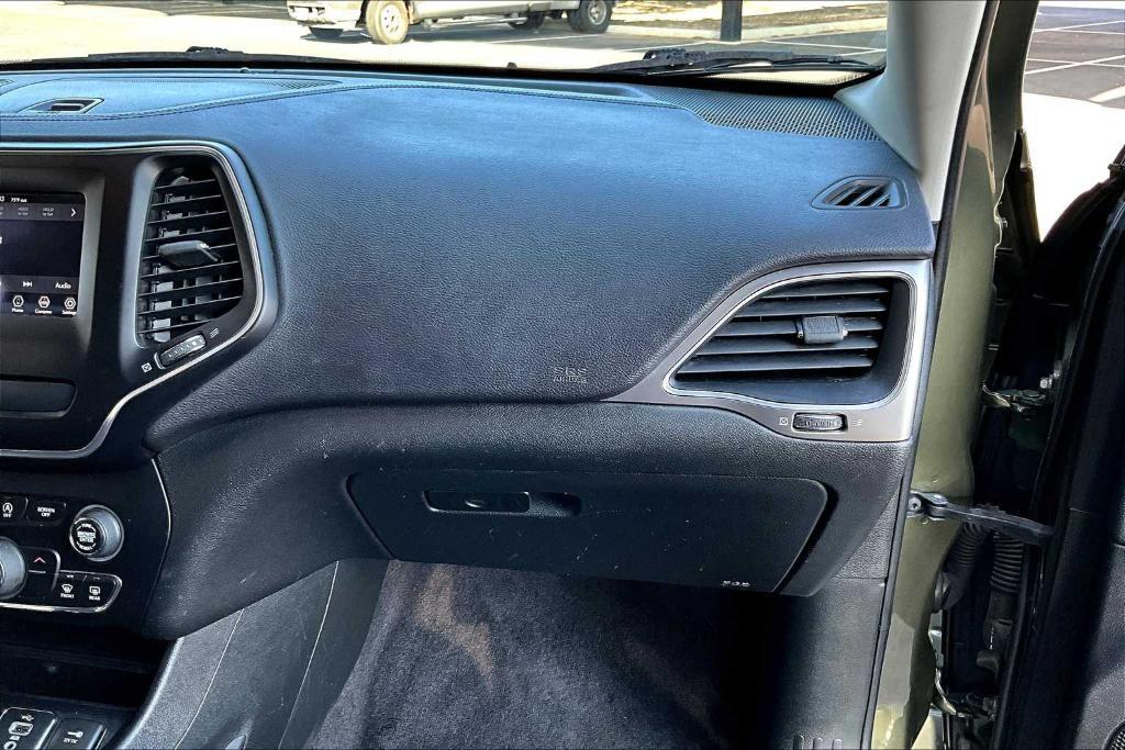 used 2019 Jeep Cherokee car, priced at $15,400