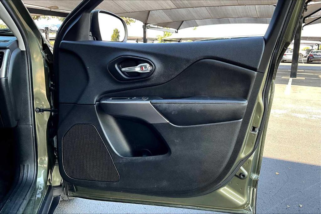 used 2019 Jeep Cherokee car, priced at $15,400