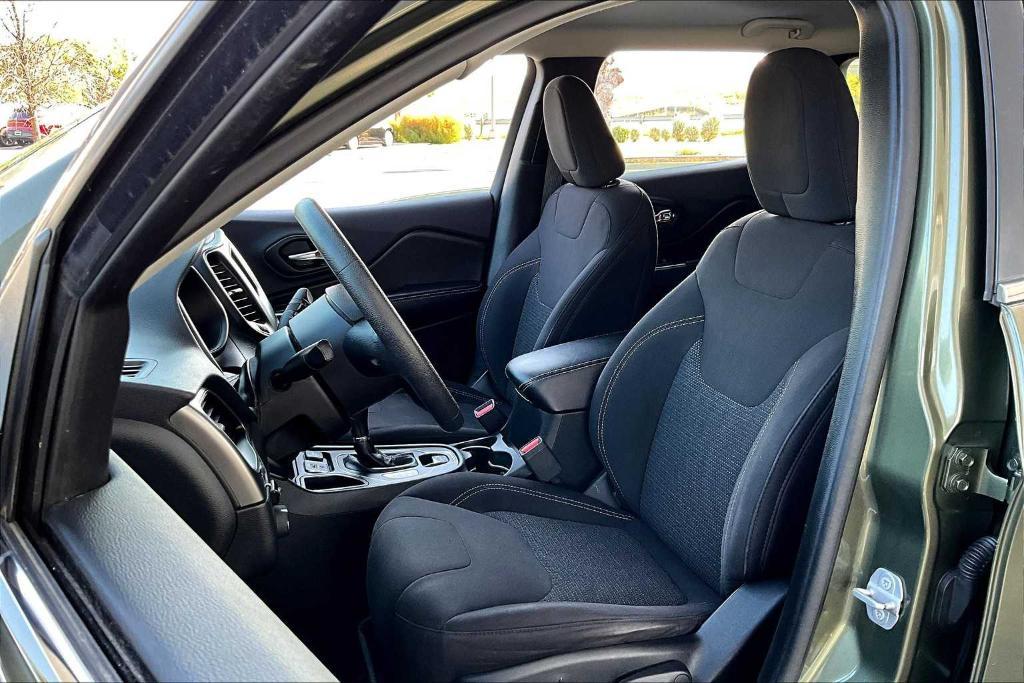 used 2019 Jeep Cherokee car, priced at $15,400