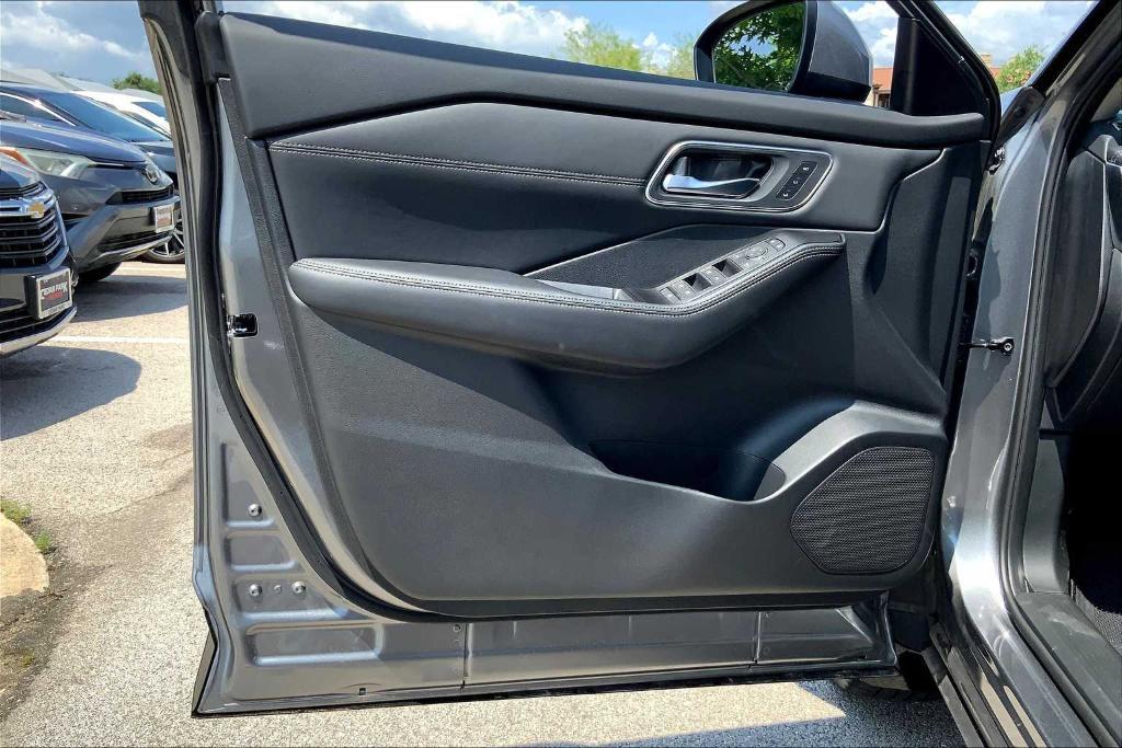 new 2025 Nissan Rogue car, priced at $43,725